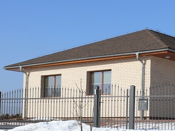 Фото двухэтажного дома из декоративного кирпича S.Anselmo Roma